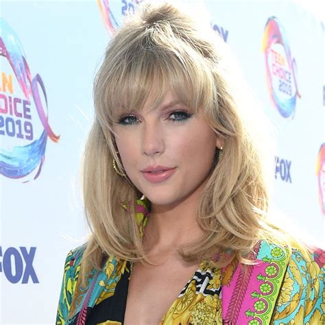 Taylor Swift Drops New Single Lover Listen To The Romantic Tune Entertainment Tonight