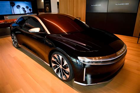 Lucid Air Debuts Lucid Motors Reveals Electric Car With 517 Mi Range