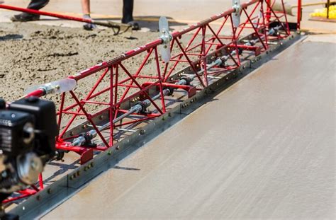 Available in bronze or aluminum finish. Concrete Screeds - InterConex