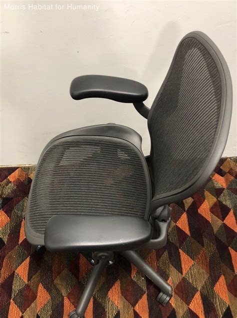 Herman Miller Aeron Black Mesh Office Chair Size B Model Ae113awb