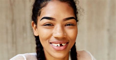 Model Had The Perfect Response To A Nasty Meme Making Fun Of Her Teeth