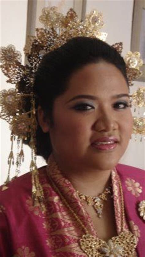 Kesenian kssr tahun 1(psv) подробнее. 17 Best images about Wedding Kebaya Designs on Pinterest ...