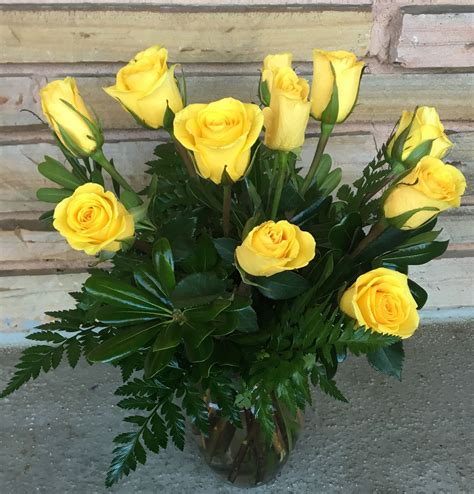 Dozen Yellow Roses In Austin Tx A Flower Junction