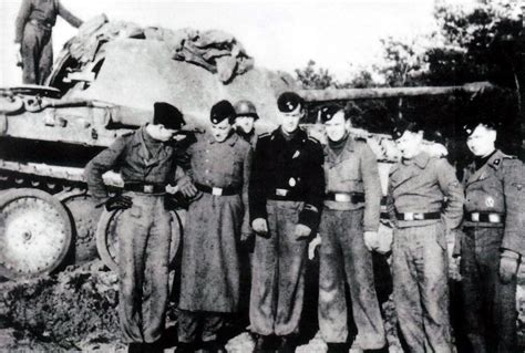 Panzermänner Panther Crewmen Of Ss Panzer Regiment Hitlerjugend