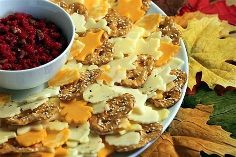 Get creative with chalkboard paint and use it for party decorations. Make An Easy Autumn Leaf Wreath Cheese Platter