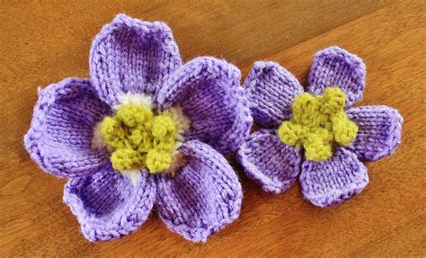 Easy knit and purl flower scarf. Knitted Flowers | Knitted flowers, Knitted, Flowers