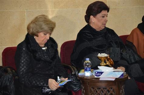 ببساطة الفنانة دلال عبد العزيز كانت نموذج للصدق والوفاء والجدعنة لم تكن تبحث عن عذار للغياب كانت دائما حاضرة في كل الاوقات والمناسبات كانت حاضرة في الحزن قبل الفرح الفنانة دلال عبد العزيز. بالصور: انهيار رجاء الجداوي في عزاء شقيقتها وهؤلاء النجوم ...