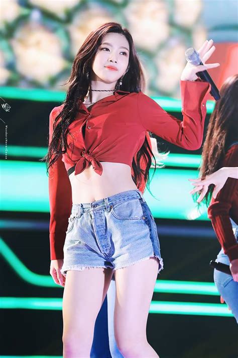 10 Times Red Velvets Joy Showed Off Her Amazingly Toned Abs In A Crop Top Koreaboo