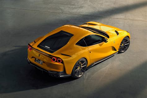 However, it is not this example that is the highlight of this video. Ferrari 812 Superfast Gets Stunning Carbon Fiber Makeover | CarBuzz
