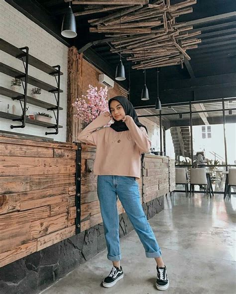 Bahannya yang lentur dan mudah dipakai tanpa perlu banyak bantuan jarum maupun peniti menjadikan. Ootd Hijab Celana Remaja Kekinian 2020 | Jilbab Gallery