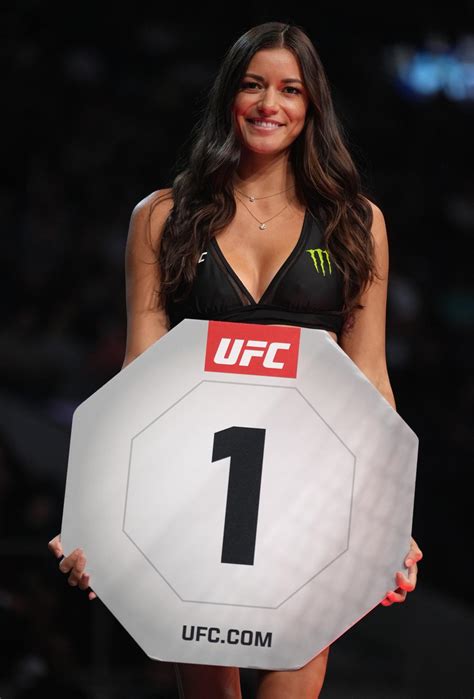 How Much Do Ufc Ring Girls Make On Average Find Out All The Details