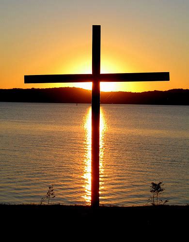Por la señal de la santa cruz, de nuestros enemigos líbranos, señor, dios nuestro. Liturgia de las horas: 3 DE MAYO JUEVES V DE PASCUA ...