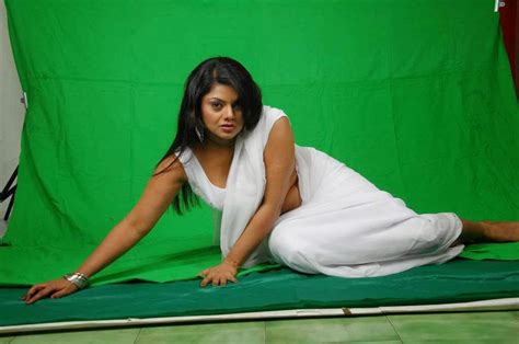 Swathi Varma Latest Hot Photo Shoot In White Saree The Cine Sizzlers