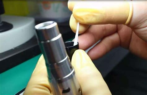 How to clean fiber optic connectors