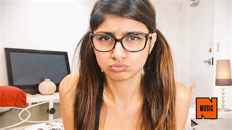 Mia Khalifa Catches Drake Trying To Slide Into Her Instagram Dmsmp4