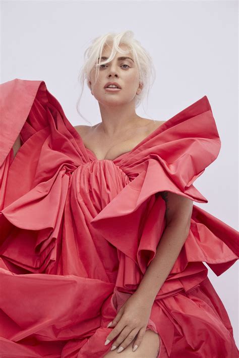 Lady Gaga Y Valentino Beauty Presentan Voce Viva