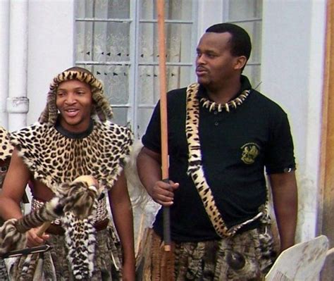 In her will, the late regent of the zulu kingdom queen mantfombi dlamini bequeathed the monarchy to her first son. Reed Dance - JungleKey.fr Image #200