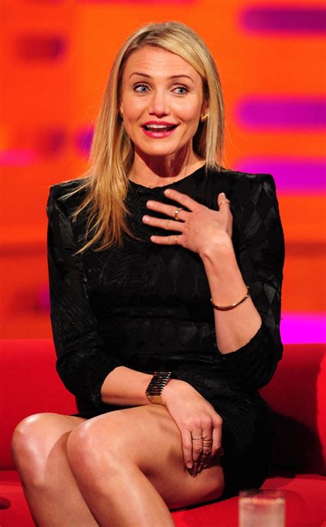 cameron diaz clears up her stance on pubic hair it s there for a reason e news