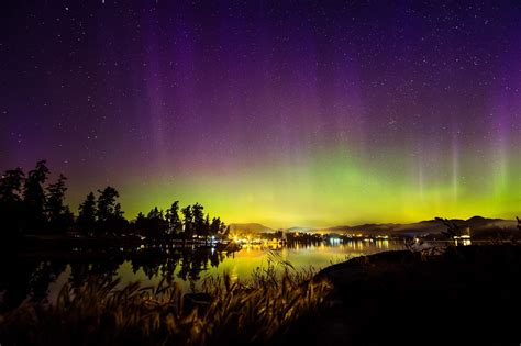 13 Amazing Photos Of The Northern Lights Across Vancouver Island This