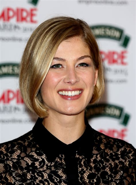 Gone Girl Star Rosamund Pikes Feminism Is What Makes Her A Perfect
