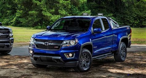 L To R 2016 Chevrolet Colorado Midnight Edition And Trail Boss