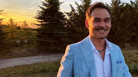 Răzvan simion se iubește de un an de zile cu arhitecta, daliana răducan. S-a aflat cine este iubita misterioasă a lui Răzvan ...