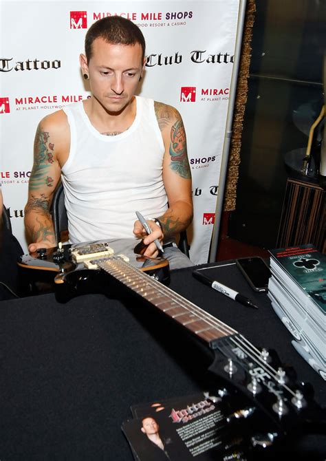 He was best known as the lead vocalist of linkin park. Chester Bennington Photos - Chester Bennington Opens Club ...