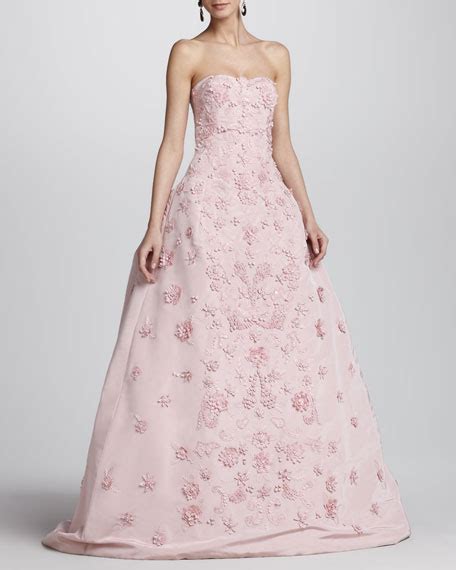 Oscar De La Renta Strapless Floral Applique Ball Gown