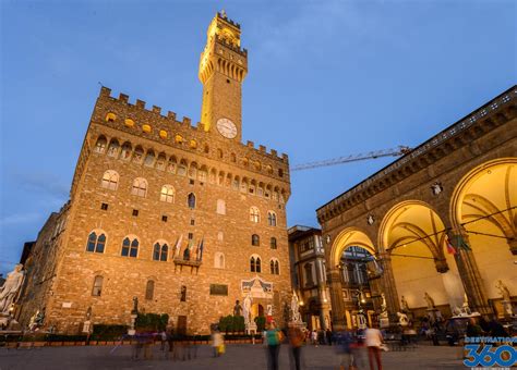 It overlooks the piazza della signoria, which holds a copy of michelangelo's david statue, and the gallery of statues in the adjacent loggia dei lanzi. Palazzo Vecchio - Palazzo Vecchio Tours