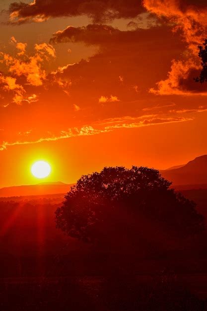 Premium Photo Majestic Sunset In The Mountains Landscape