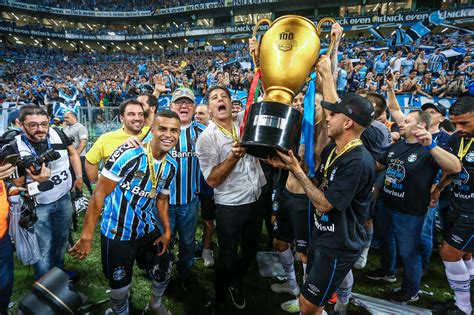 D'alessandro, pacifista, intentó calmarlo y le. Renato promete que Grêmio irá avançar na Libertadores ...