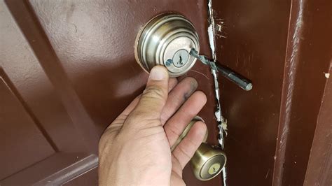 How To Drill A Deadbolt In Less Than 2 Minutes Youtube