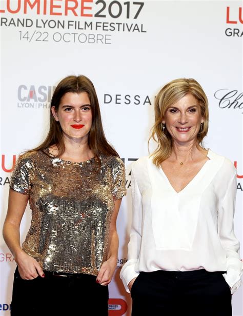 Photo Michéle Laroque Et Sa Fille Oriane Deschamps Tapis Rouge De La Cérémonie Douverture