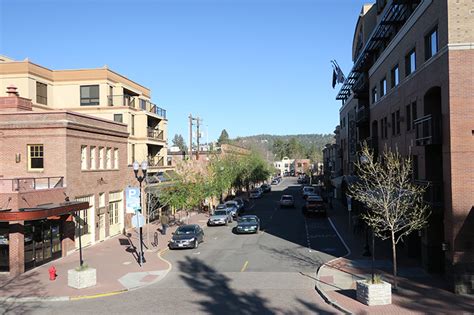 Local Living In Bend Oregon Mountain Lovely