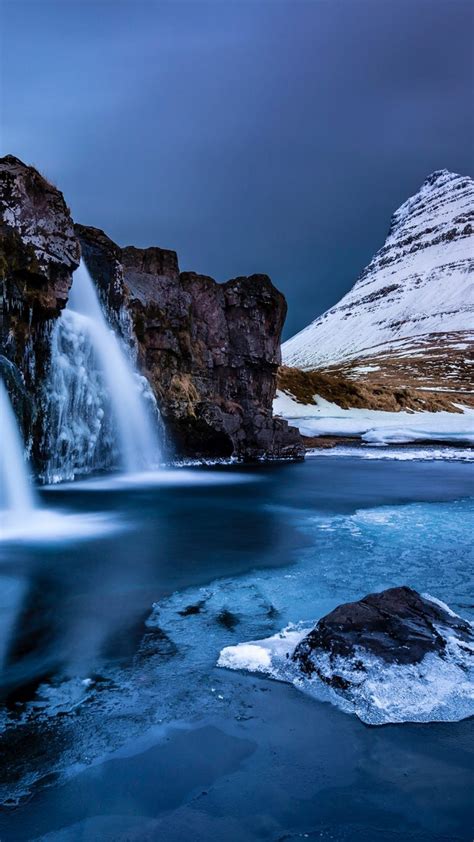 Peak of Kirkjufell with waterfall, Snæfellsnes peninsula, Iceland | Windows 10 Spotlight Images