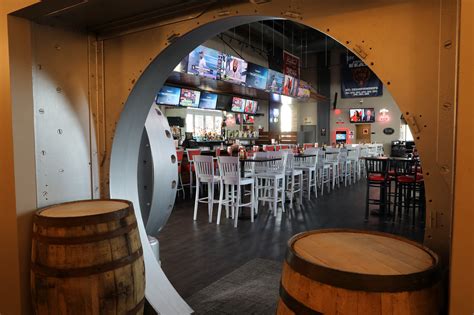 Frank Thomas New Sports Bar 35 Opens In Berwyn At Site Of Shuttered