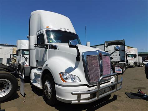2016 Kenworth T680 Tandem Axle Daycab For Sale 2474
