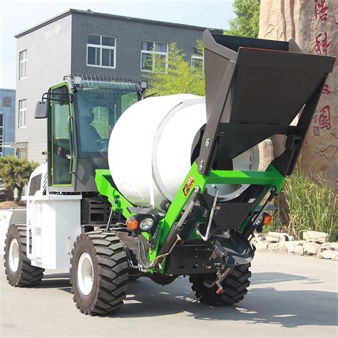 Concrete Machinery Self Loading Cement Mobile Mini Cmixer Truck China