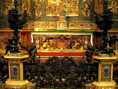 La iglesia de san ignacio de loyola (en italiano, chiesa di sant'ignazio di loyola in campo marzio, en latín, ecclesia santi ignatii a loyola in campo martio) es una iglesia barroca de roma, construida en 1626 y dedicada a san ignacio de loyola, el fundador de la compañía de jesús Vivencias Romanas: EN LA FIESTA DE SAN IGNACIO DE LOYOLA