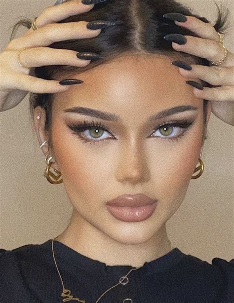 Pin By 𝑨𝒎𝒃𝒆𝒓 🦋 On Face In 2021 Edgy Makeup Pretty Makeup Makeup Looks