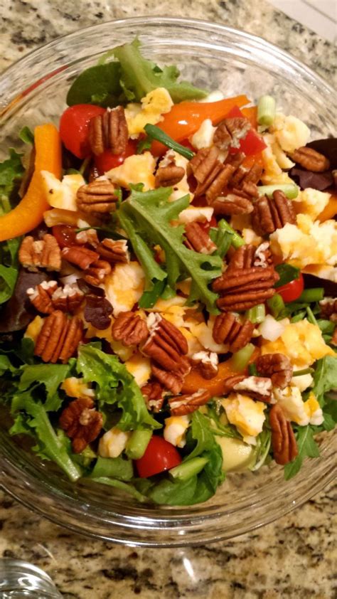 It is important to watch out the 'bad' fat but it doesn't mean we have to say goodbye to the good foods! Macho Salad | Main dish salads, Healthy recipes, Delicious ...