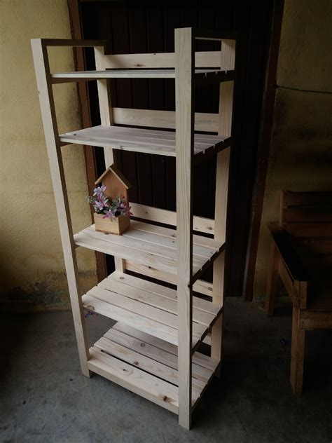 Lemari kabinet unik dari kayu palet bekas. Rak Dapur Pallet | Desainrumahid.com
