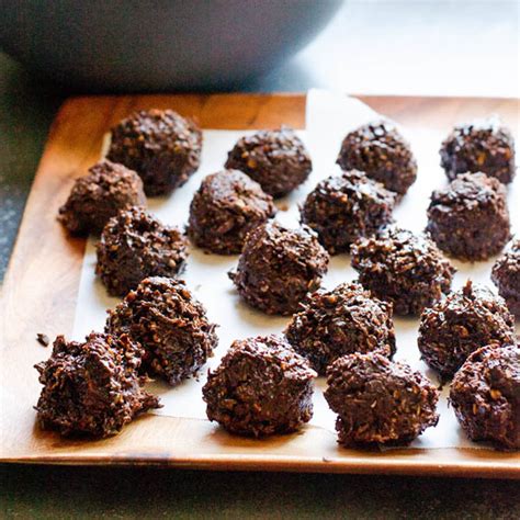Healthy Chocolate Coconut Balls Easy No Bake Treats Ifoodreal Com