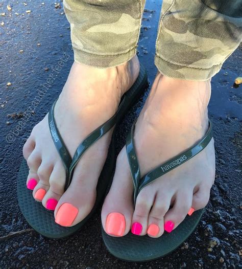 Beautyandherfeetz On Instagram “camo Pants 👖 And Poppin 👣 Toes 😻 Only Place These Feet