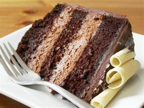 Now, there are chocolate mousse recipes that simply involve folding whipped cream into melted chocolate. Kek Cinta Dungun: Type of Cakes
