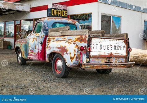 Vintage Rusted Studebaker Pickup Truck Circa 1946 Achteraanzicht