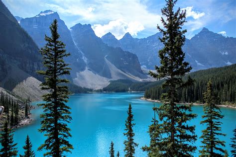 Expose Nature 0300 Beautiful Moraine Lake In Banff Alberta Canada