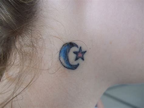 Simple Neck Tattoo Design - YusraBlog.com