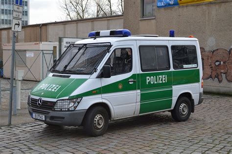 Ein Mercedes Benz Sprinter Grukw 8 Mb 311 Cdi Der Berliner Polizei Am