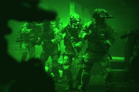 It starts off with their colorful history, going all the way back to the naval combat demolition units of world war ii. 12 Best Navy SEAL Movies of All Time - The Cinemaholic